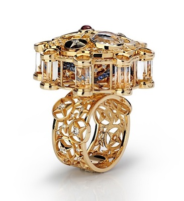 Кольцо Астролябия из жёлтого золота 585 пробы с бриллиантами, рубинами, сапфирами и горным хрусталём арт. 0102.0263